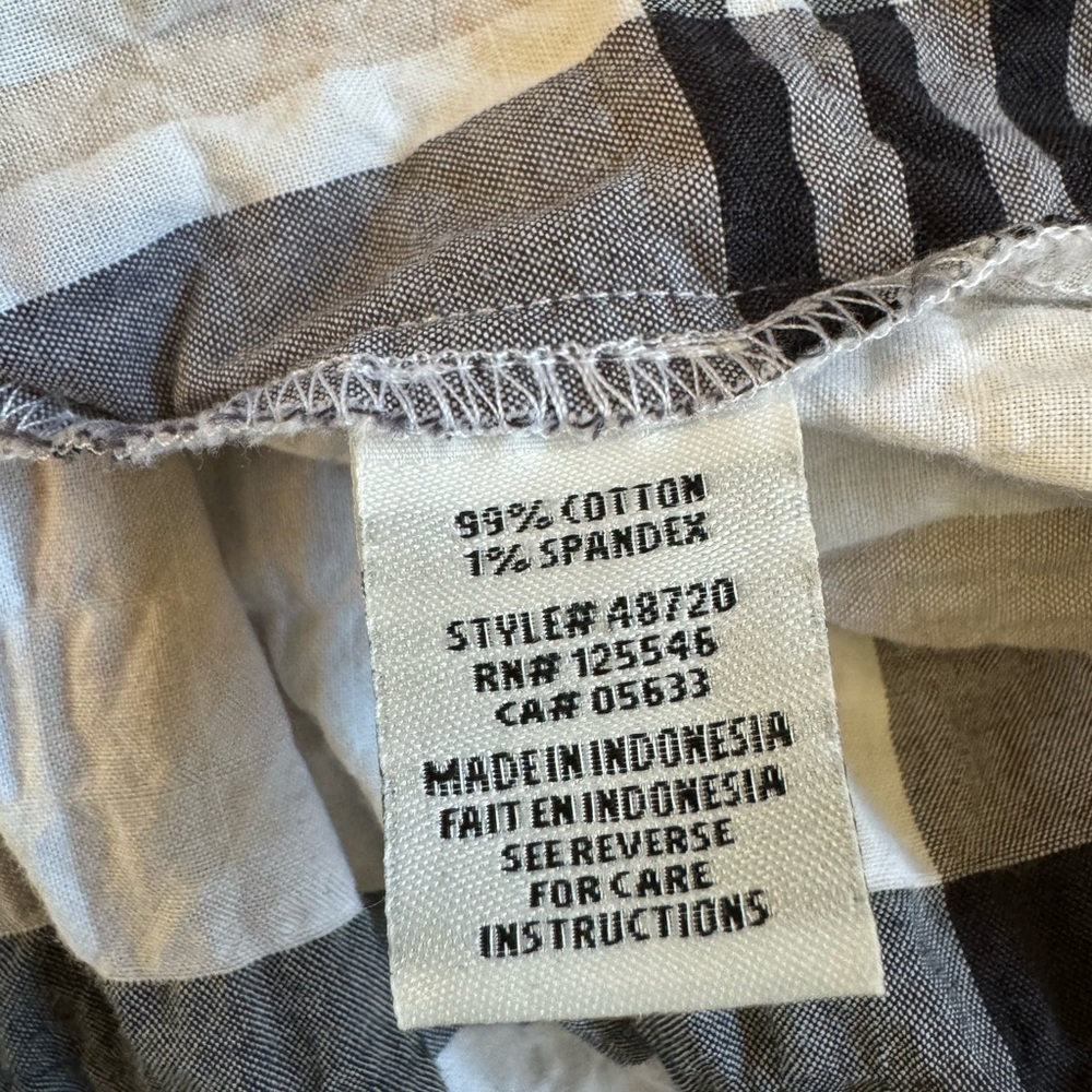 “Wrinkled look” fun, button-down shirt - Picture 12 of 13